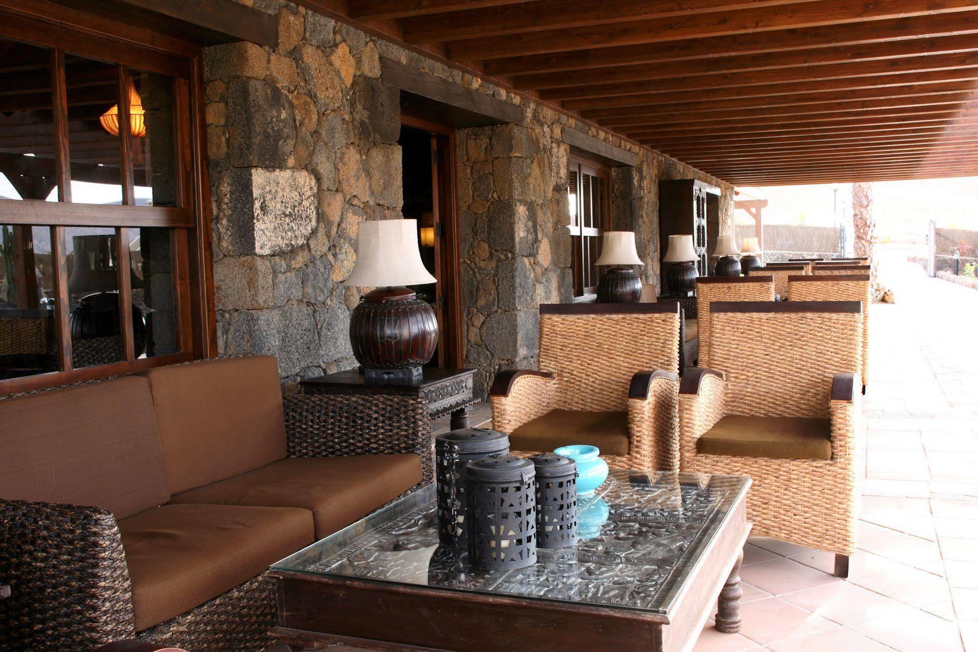 Villas Oasis Casa Vieja La Oliva Exterior photo